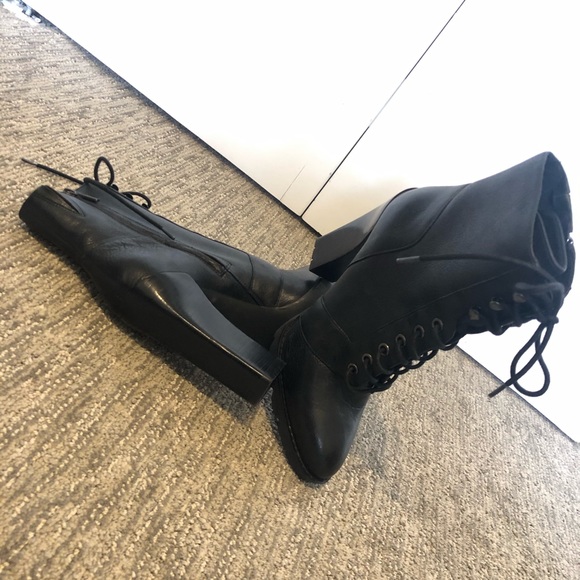 Boots - Picture 4 of 8